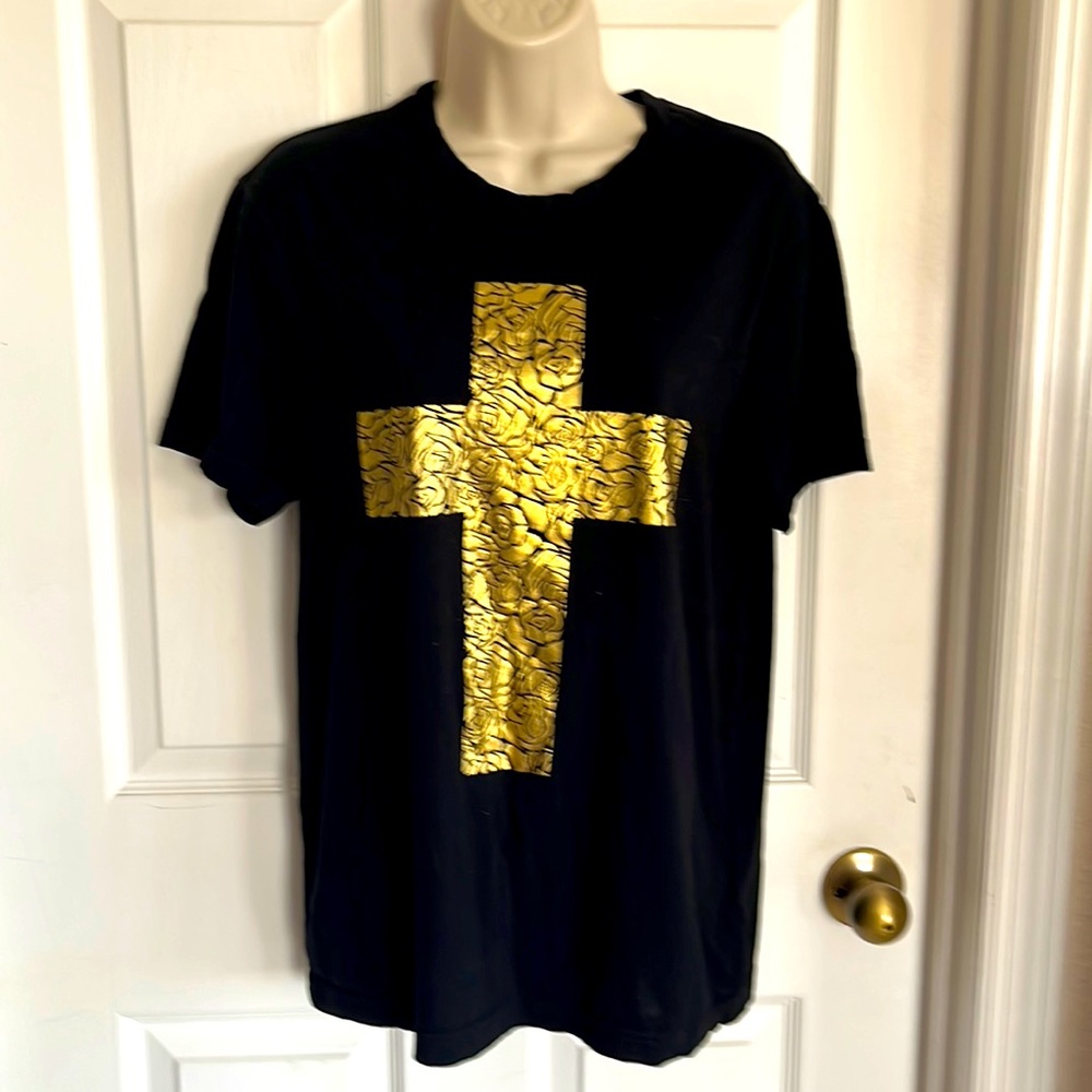 GBG short sleeves t-shirt with gold cross
